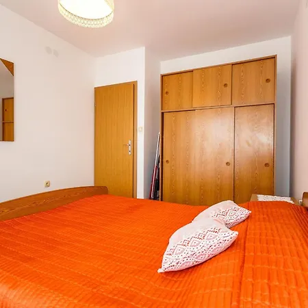 Апартаменты Comfortable Krk With Sea View And Balcony Крк